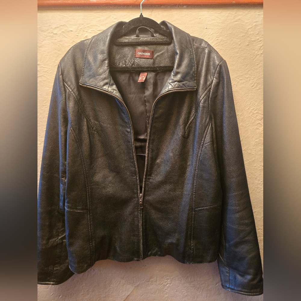 Y2K Danier Black Leather Jacket | Cropped Fitted Moto Zip